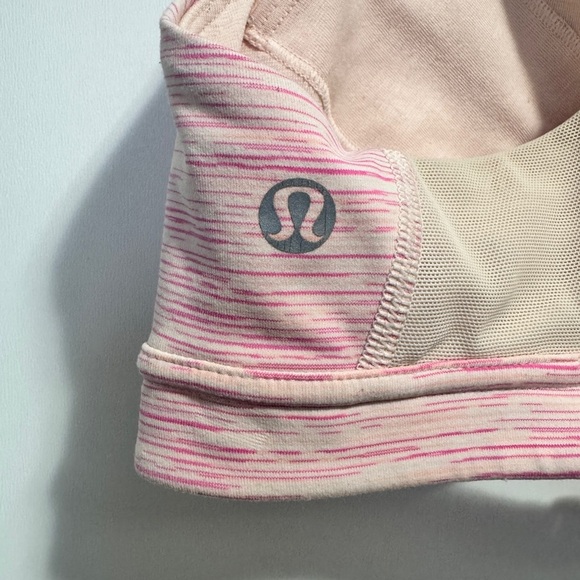 Lululemon Run: Hook Me Up Bra Pink - Picture 10 of 10